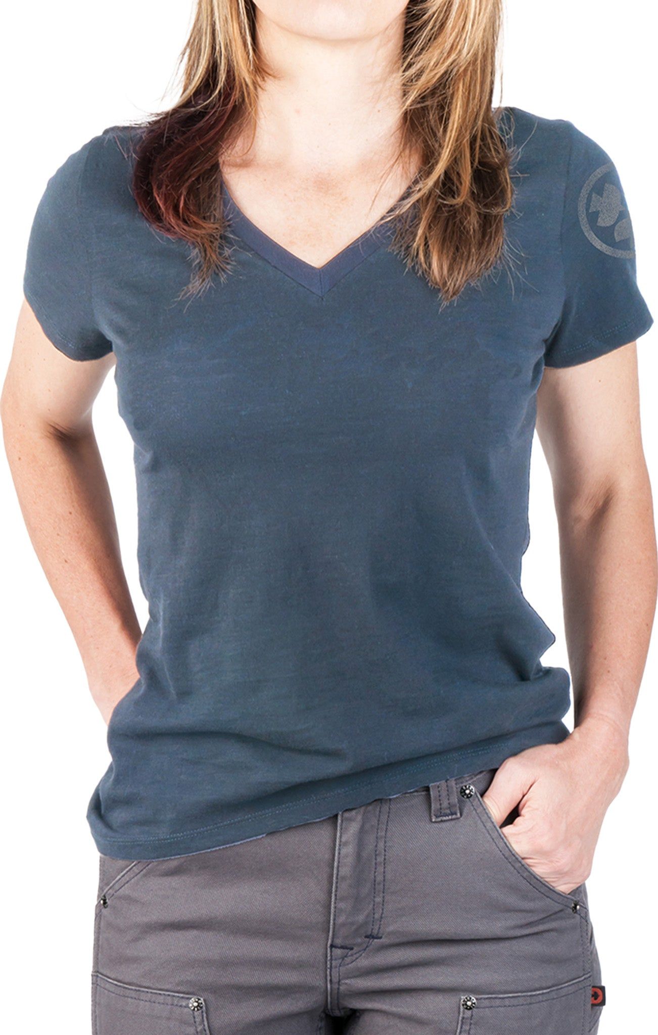 Solid V-Neck Tee - Women's|-|T-shirt col en V Solid - Femme sold by Altitude Sports