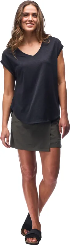 Lua Short Sleeve V-Neck Top - Women's|-|Haut à manches courtes et col en V Lua - Femme made by Altitude Sports