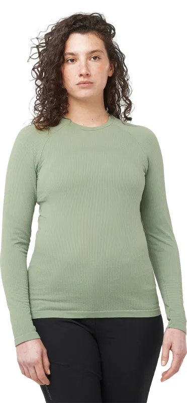 Essential Seamless Long Sleeve T-Shirt - Women's|-|T-shirt à manches longues sans couture Essential - Femme sold by Altitude Sports