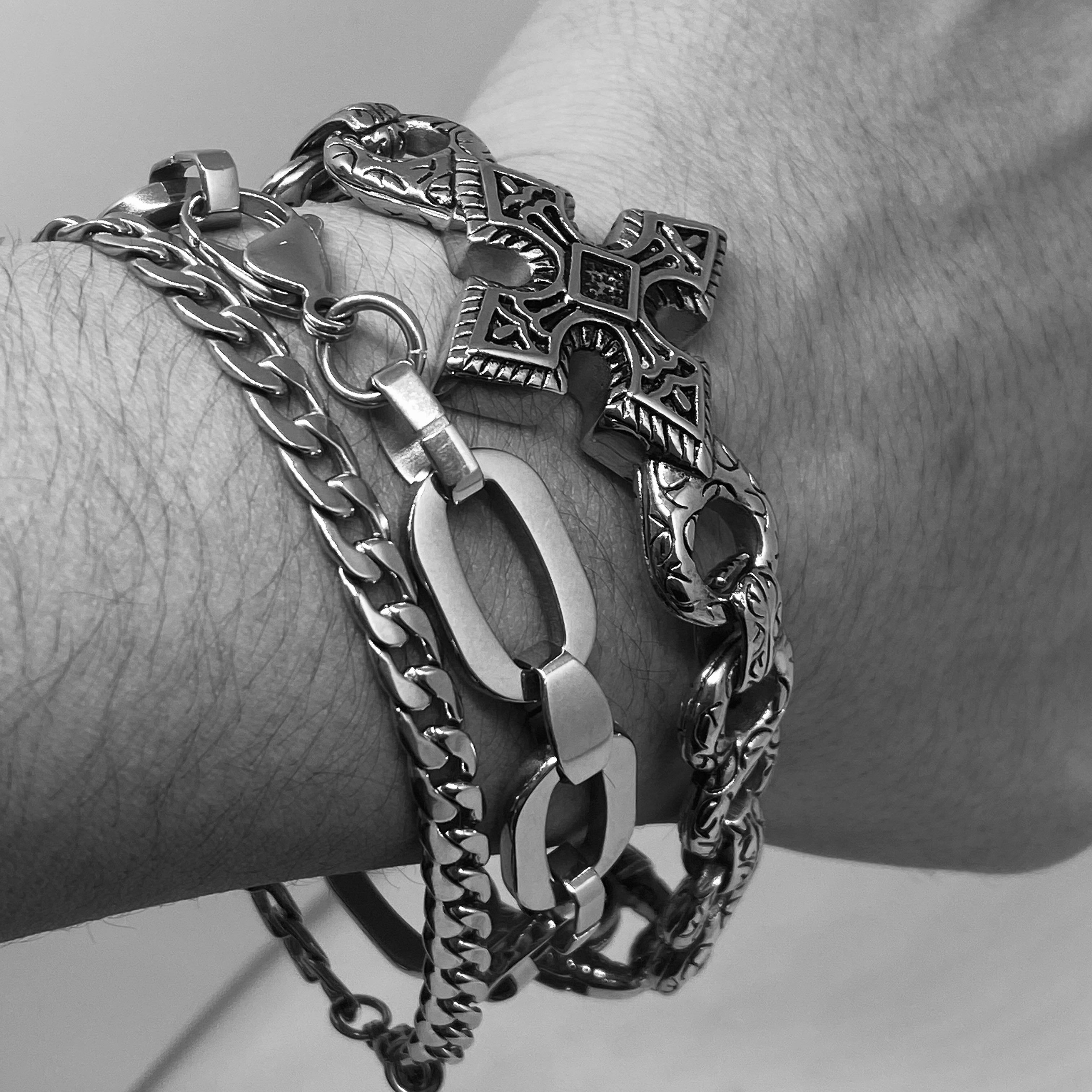 *DEFECTIVE BATCH* Templar Crosshair Bracelet sold by Avail Jewelry product image thumbnail 5