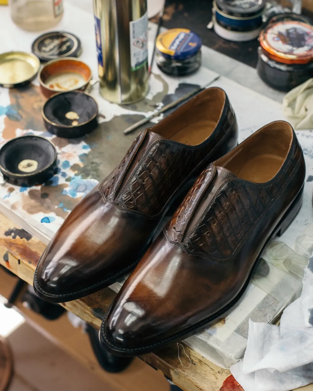 Brown Patina Leather with Crocodile Textured Highlights Camiri Oxford Shoes sold by Costoso Italiano