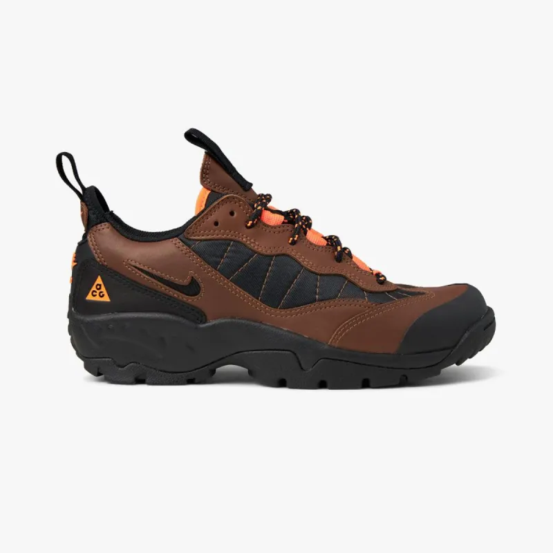 Nike ACG Air Mada Bison / Black - Hyper Crimson sold by Livestock