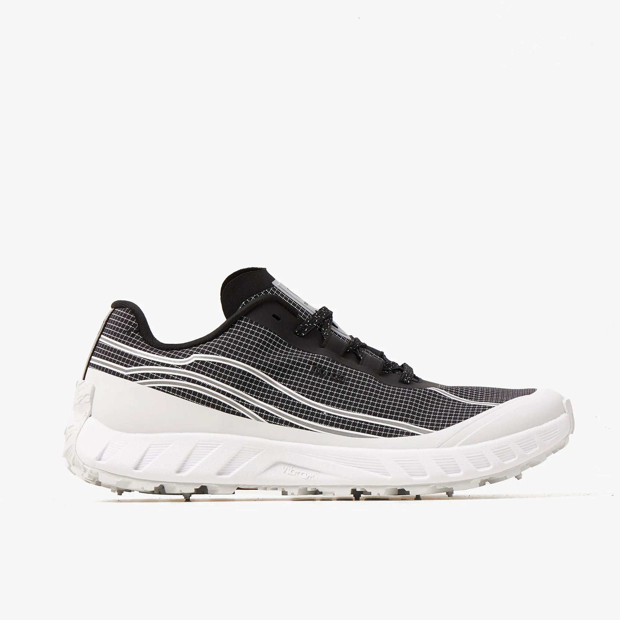 norda 002 / Summit Black sold by Livestock