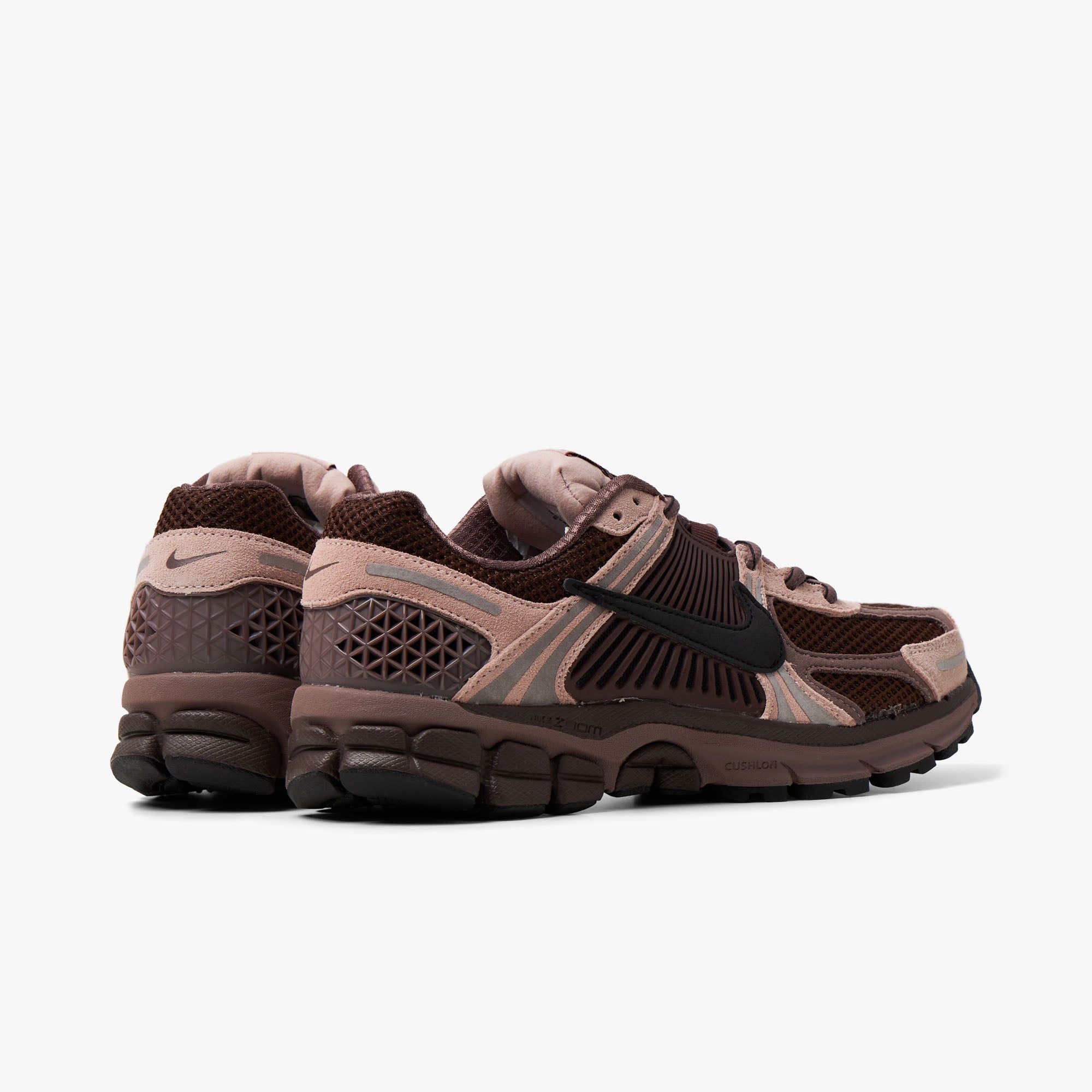 Nike Women's Vomero 5 Plum Eclipse / Black - Pink Oxford Earth sold by Livestock product image thumbnail 4