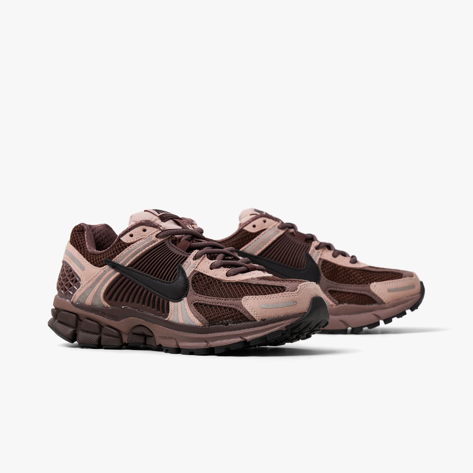 Nike Women's Vomero 5 Plum Eclipse / Black - Pink Oxford Earth sold by Livestock product image thumbnail 3