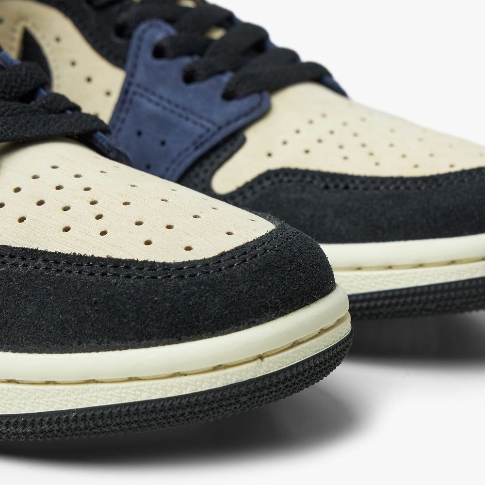 Jordan 1 Women's Zoom CMFT 2 Muslin / Black - Blackened Blue sold by Livestock product image thumbnail 6