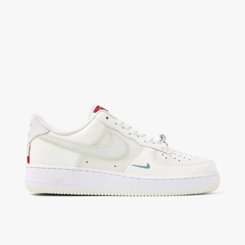 Nike Air Force 1 '07 Sail / Vapor Green - White made by Nike