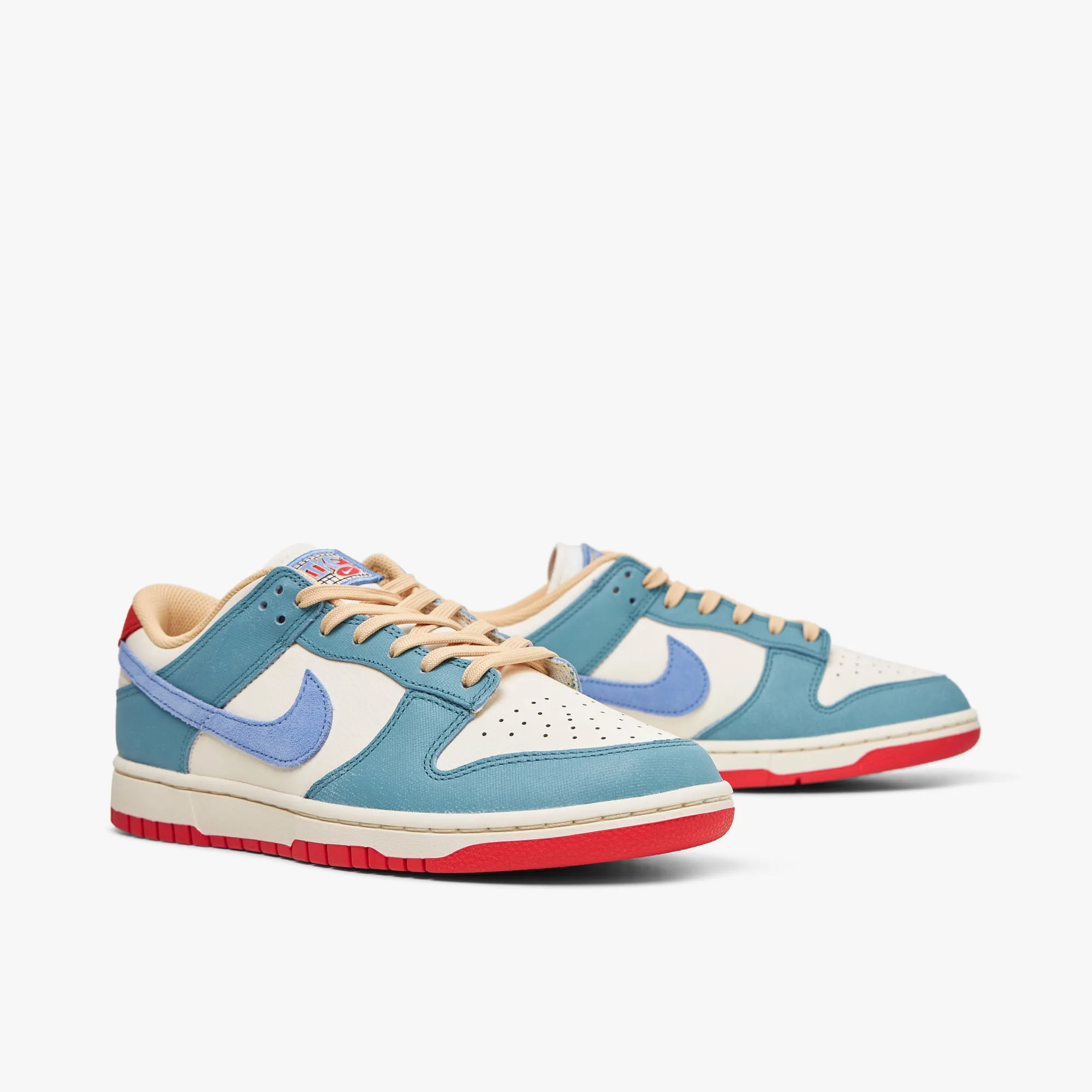 Nike Dunk Low PRM Pale Ivory / Royal Pulse - Denim Turqoise sold by Livestock product image thumbnail 3