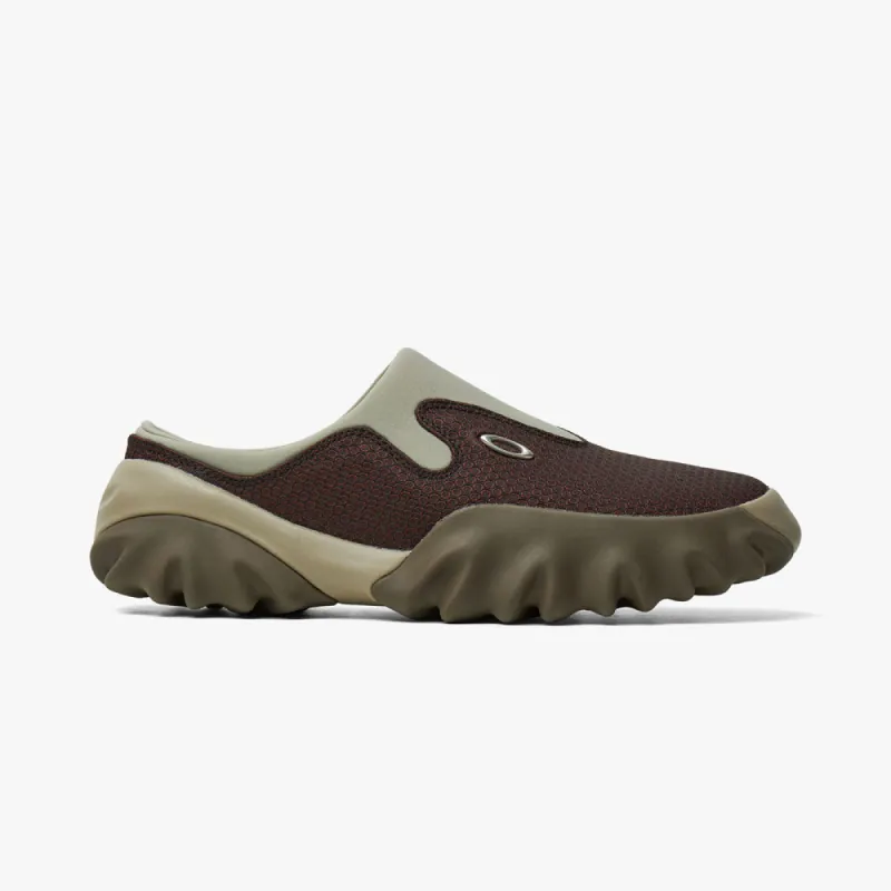 Oakley Factory Team Chop Saw Mule Maroon / Espresso sold by Livestock
