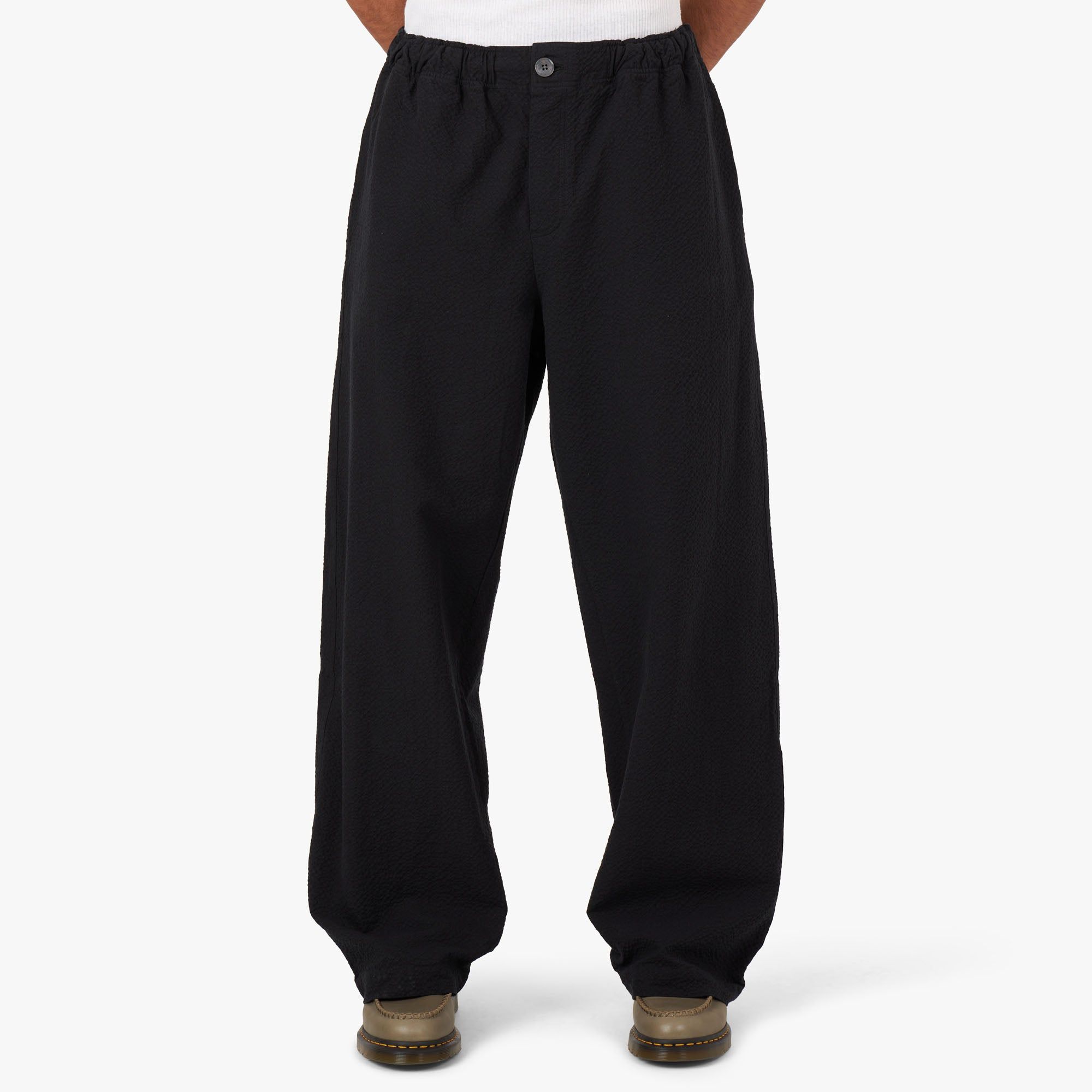 mfpen Easy Trousers Seersucker / Black | Parallel