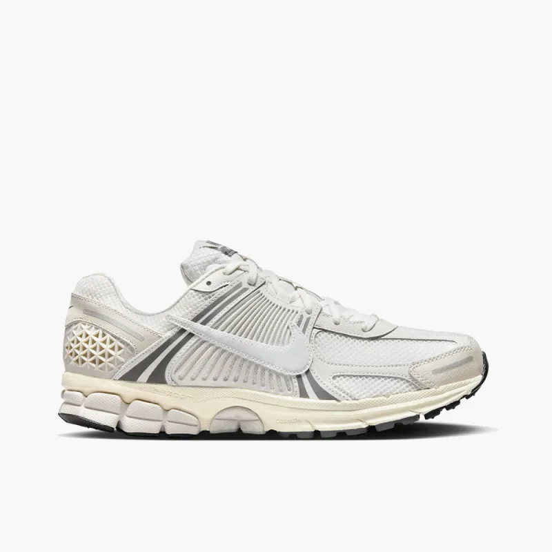 Nike Zoom Vomero 5 Platinum Tint / Photon Dust - Cashmere sold by Livestock