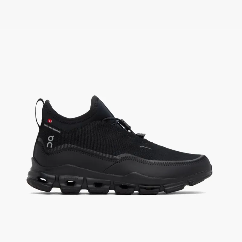 On Cloudaway Suma / All Black made by Livestock