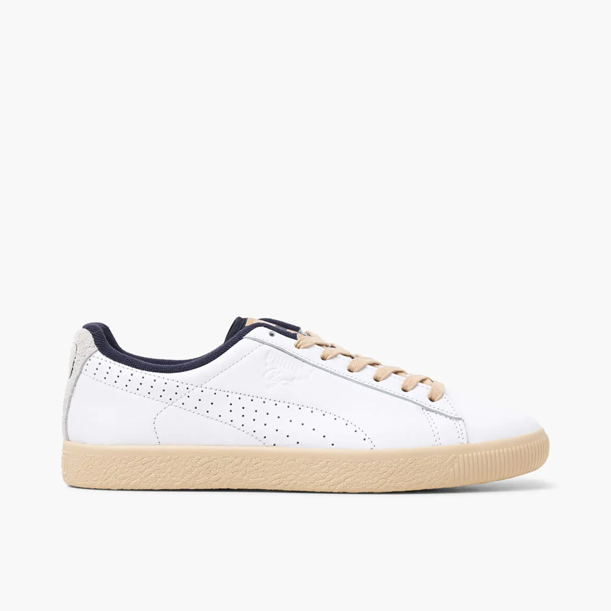 Puma Clyde Baseline / White sold by Livestock