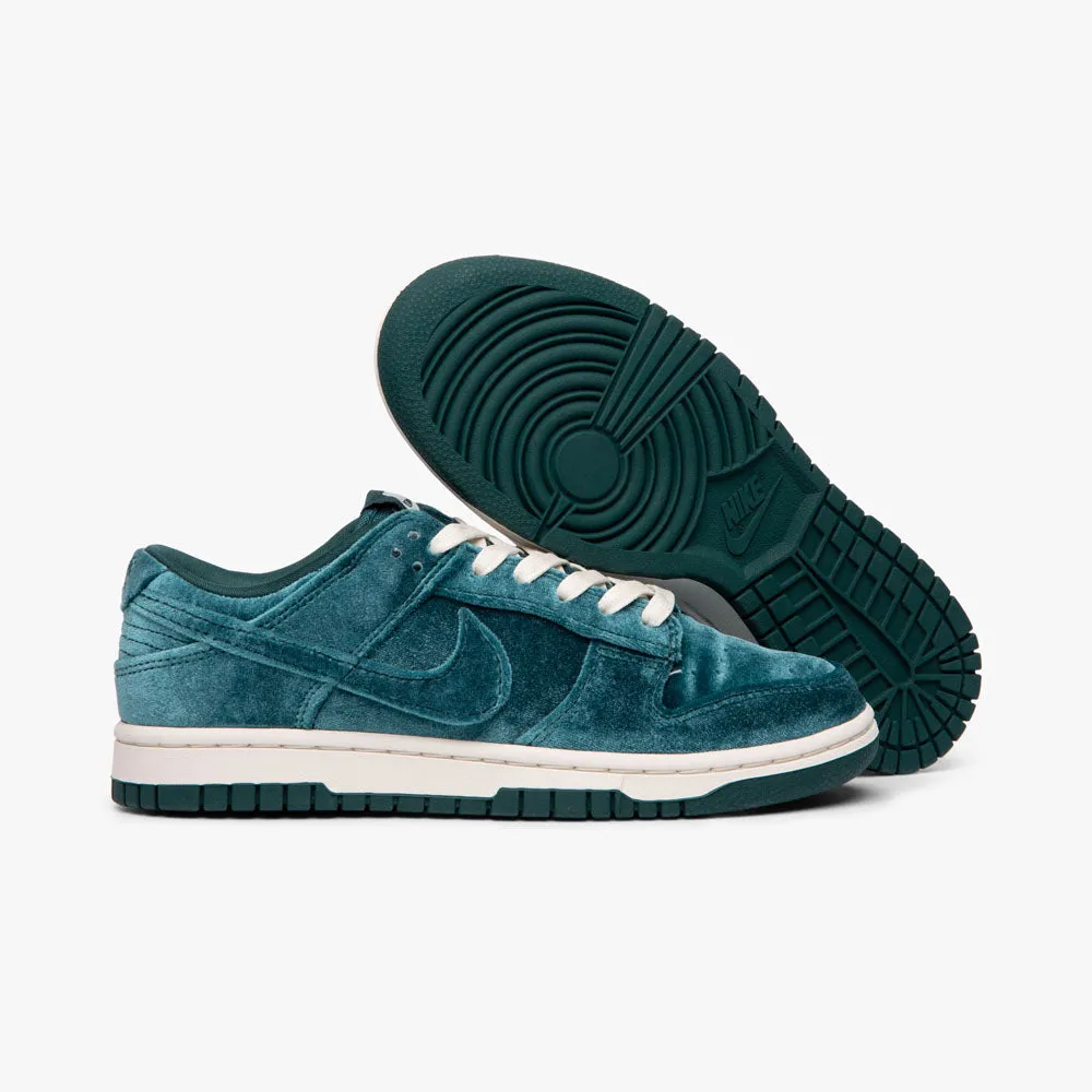 Nike Women's Dunk Low Dk Atomic Teal / Sail sold by Livestock product image thumbnail 2