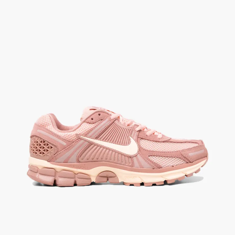 Nike Zoom Vomero 5 Red Stardust / Crimson Tint - Metallic Silver sold by Livestock