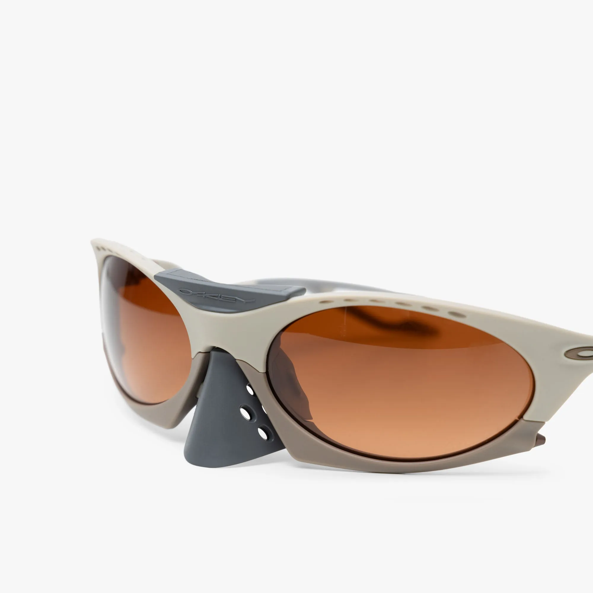 Oakley Plantaris Sand / Prizm Brown Grad sold by Livestock product image thumbnail 4