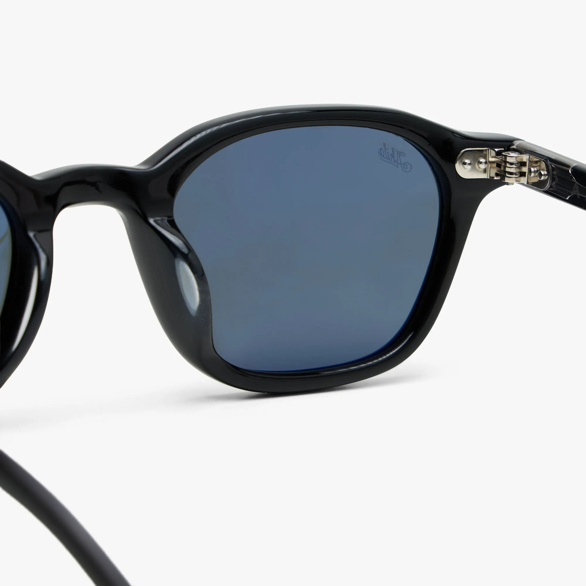 AKILA Nomos Black / Black sold by Livestock product image thumbnail 4