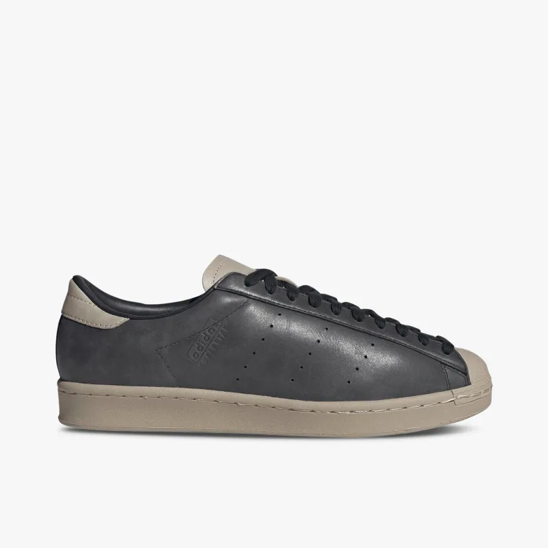 adidas Superstar Vintage Short Shell Carbon / Wonder Beige made by Adidas