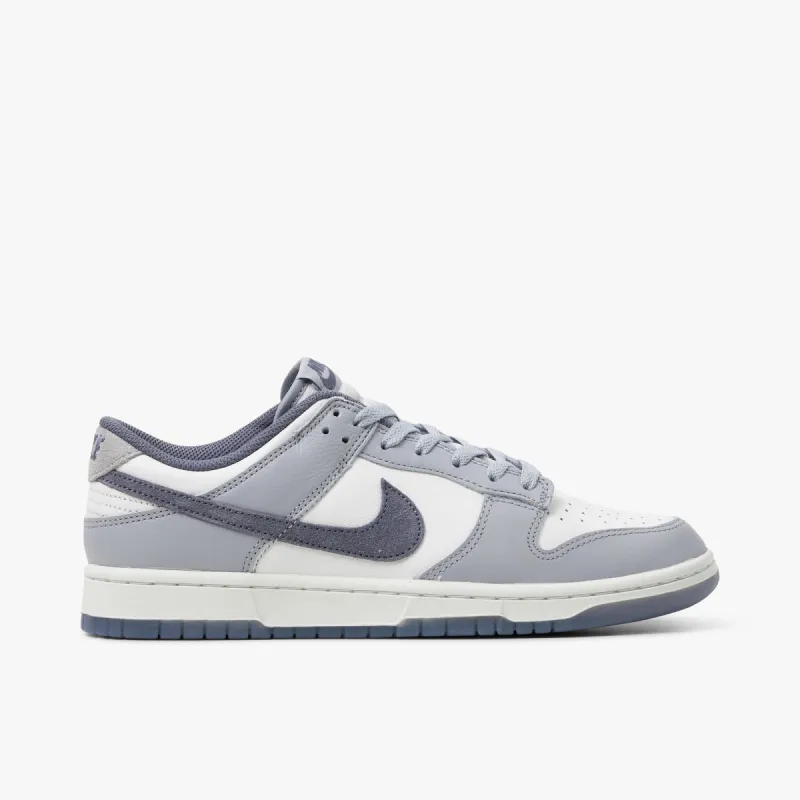 Nike Dunk Low Retro SE White / Light Carbon - Platinum Tint sold by Livestock