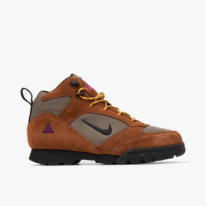 Nike ACG Torre Mid Waterproof Boot Pecan / Black - Olive sold by Livestock