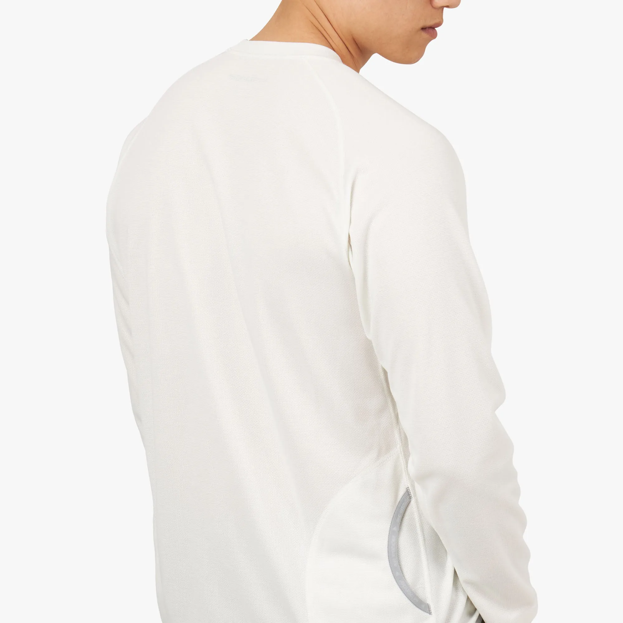 and wander Power Dry Jersey Raglan Long Sleeve T-shirt / Off White sold by Livestock product image thumbnail 5