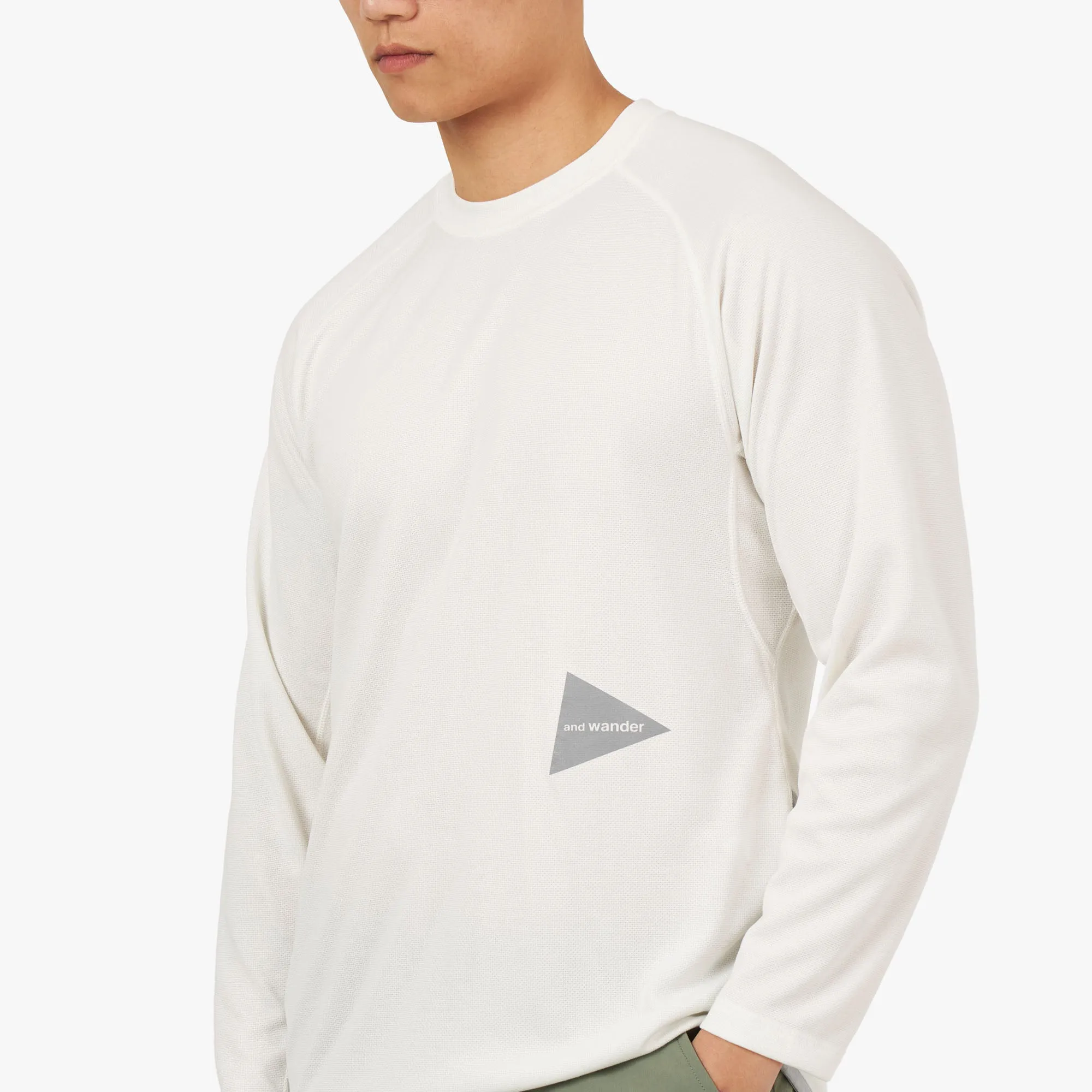 and wander Power Dry Jersey Raglan Long Sleeve T-shirt / Off White sold by Livestock product image thumbnail 4