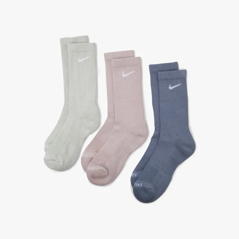 Nike Everyday Plus Cushioned Socks (3 Pack) / Multi-Color sold by Livestock
