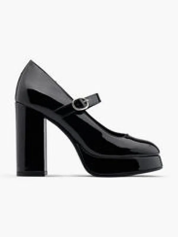 Mary Jane Pumps sold by Deichmann