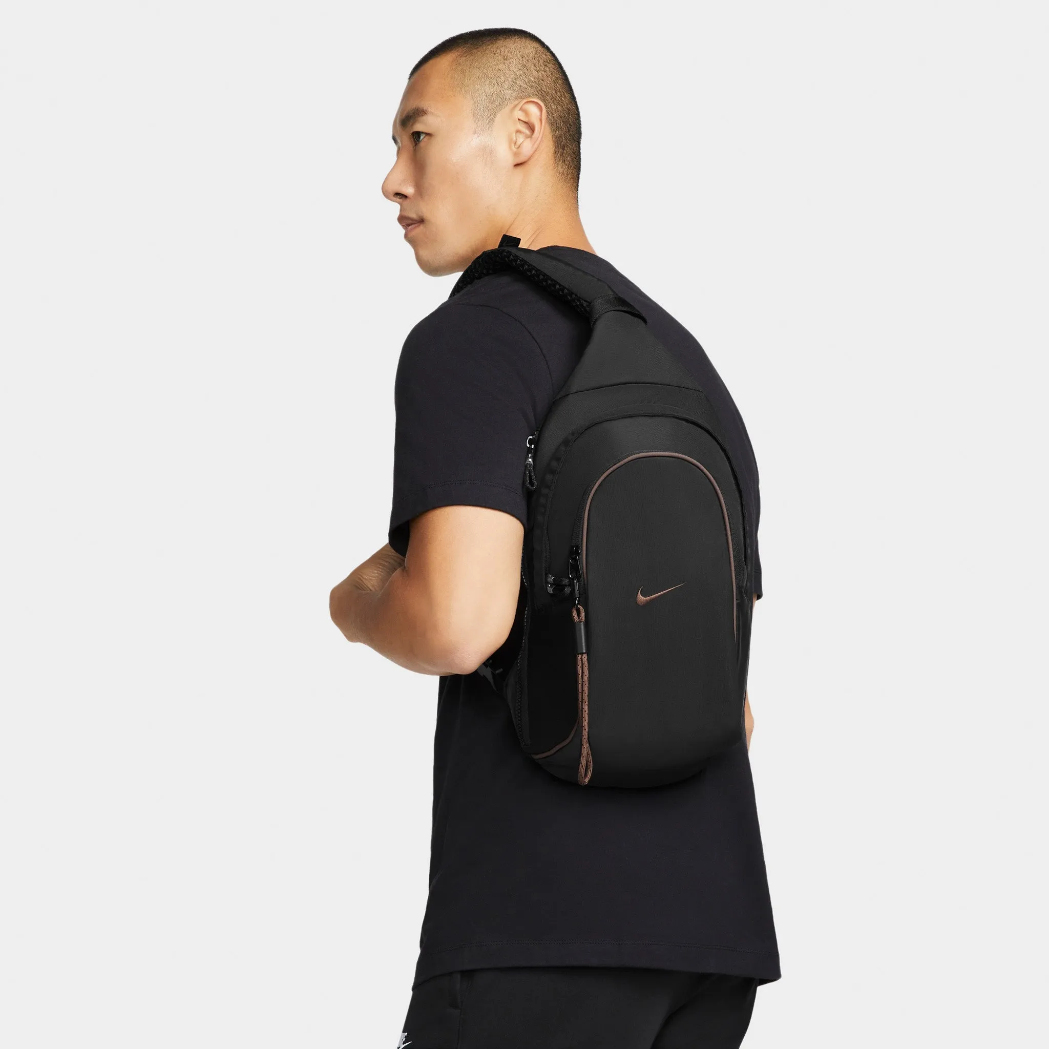 Nike Sportswear Essentials Sling Bag / Black sold by JD Sports product image thumbnail 4