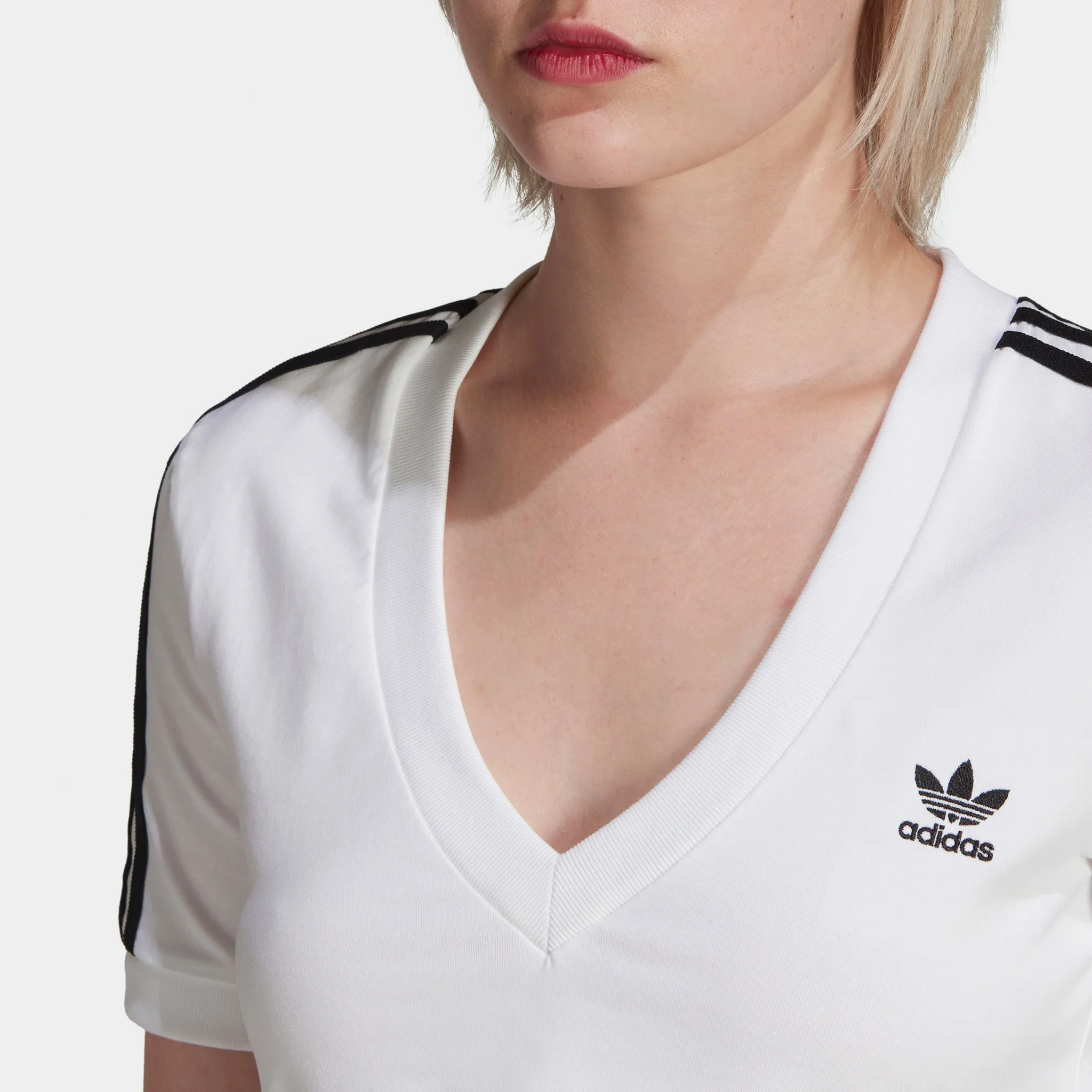 adidas Originals Women's Adicolor Classics Cropped T-shirt / White sold by JD Sports product image thumbnail 4