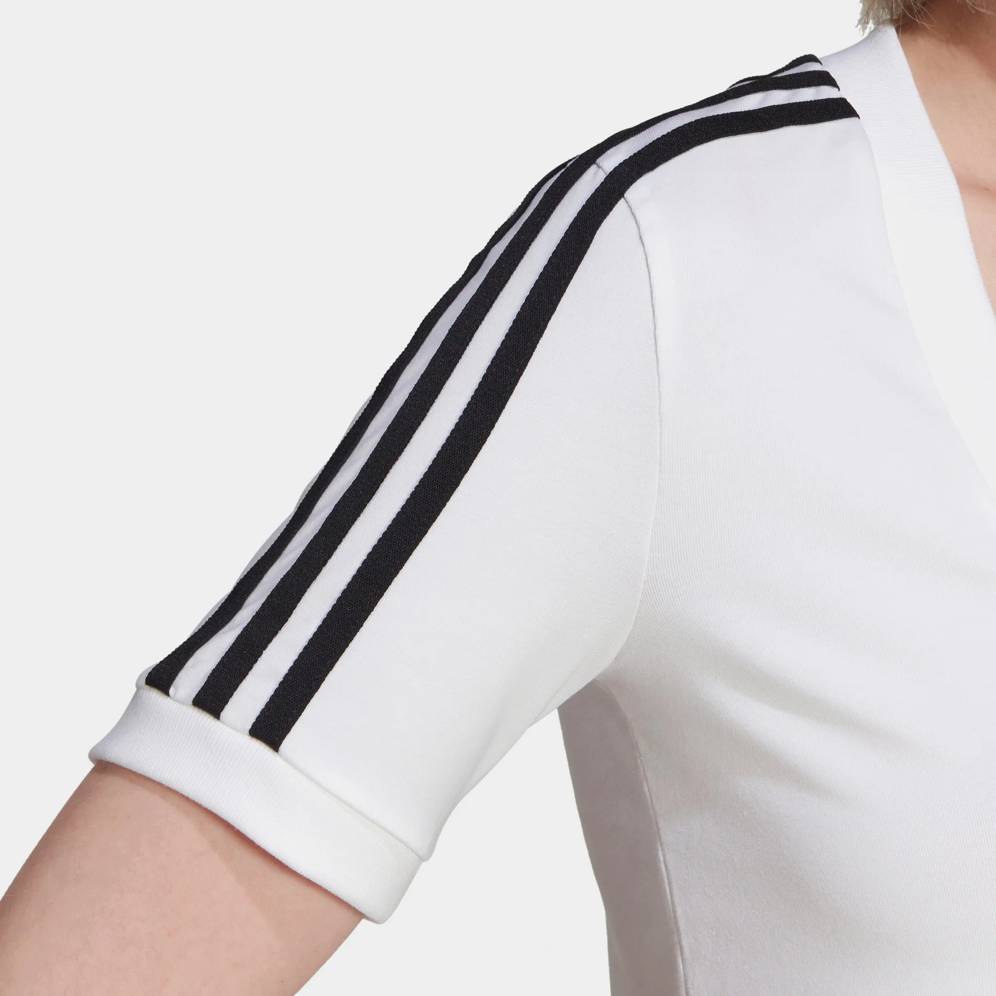 adidas Originals Women's Adicolor Classics Cropped T-shirt / White sold by JD Sports product image thumbnail 5