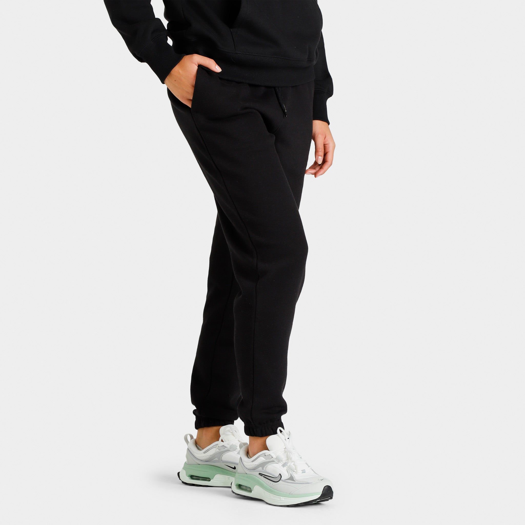 The North Face Women's Half Dome Fleece Sweatpants Folk Blue/ TNF White sold by JD Sports product image thumbnail 4