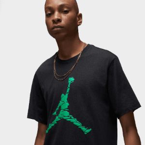 Jordan Essentials T-shirt Black / Lucky Green sold by JD Sports