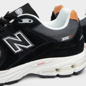 New Balance M2002REB Black / Sepia - Magnet sold by JD Sports
