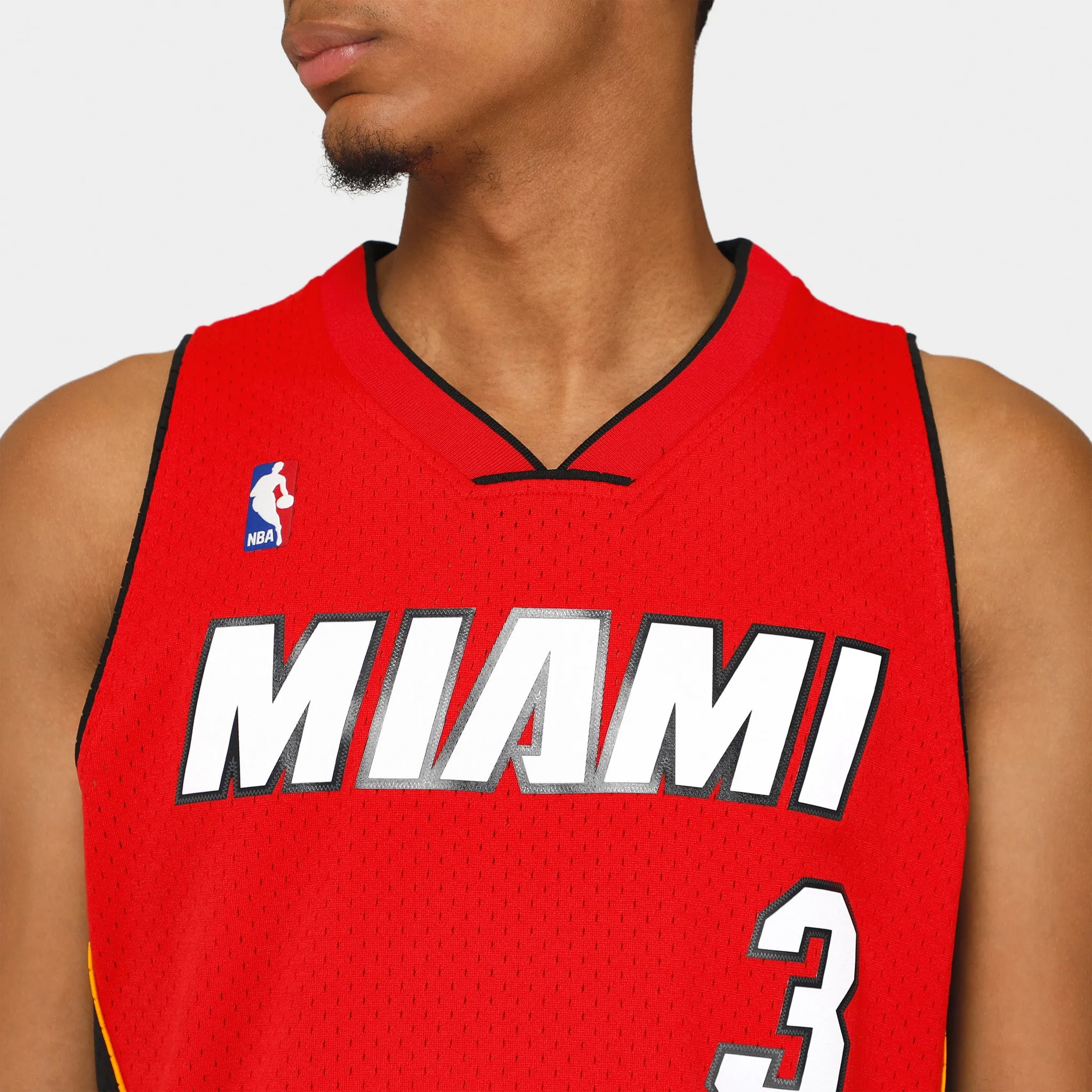 Mitchell & Ness Miami Heat Dwayne Wade Swingman Jersey / Red sold by JD Sports product image thumbnail 4