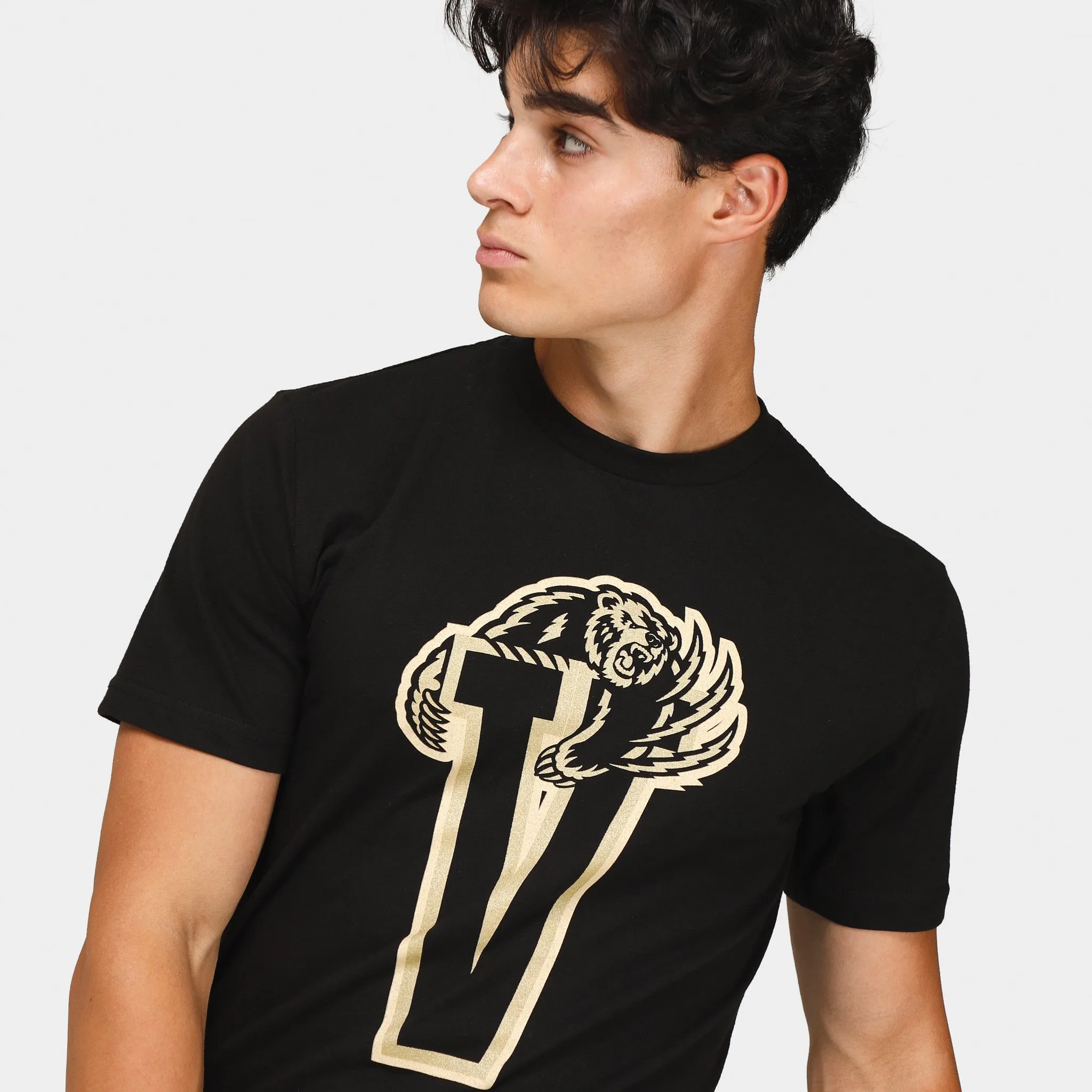 Mitchell & Ness Vancouver Grizzlies Graduation T-shirt Black / Gold sold by JD Sports product image thumbnail 3