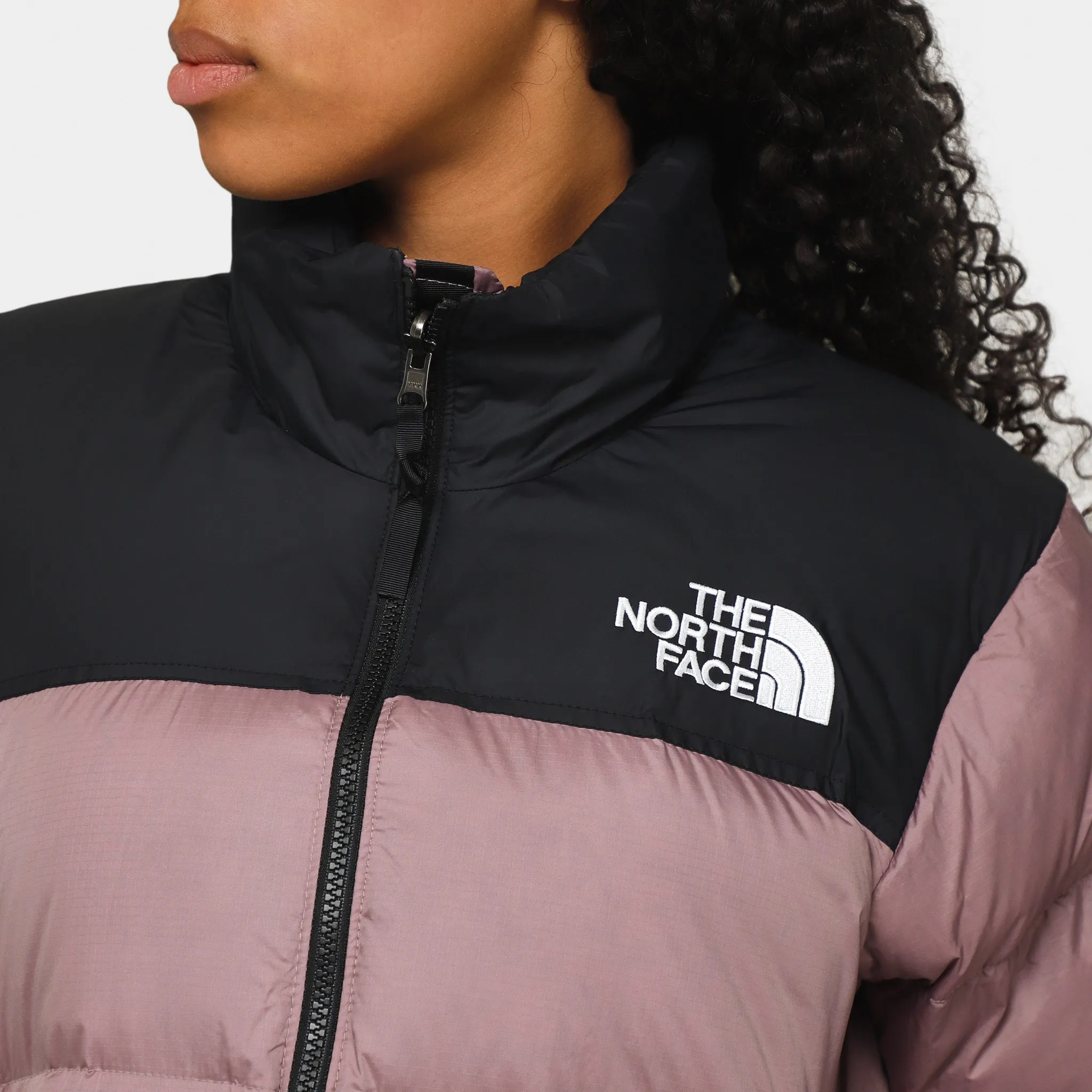 The North Face Women's 1996 Retro Nuptse Jacket Fawn Grey / TNF Black sold by JD Sports product image thumbnail 5