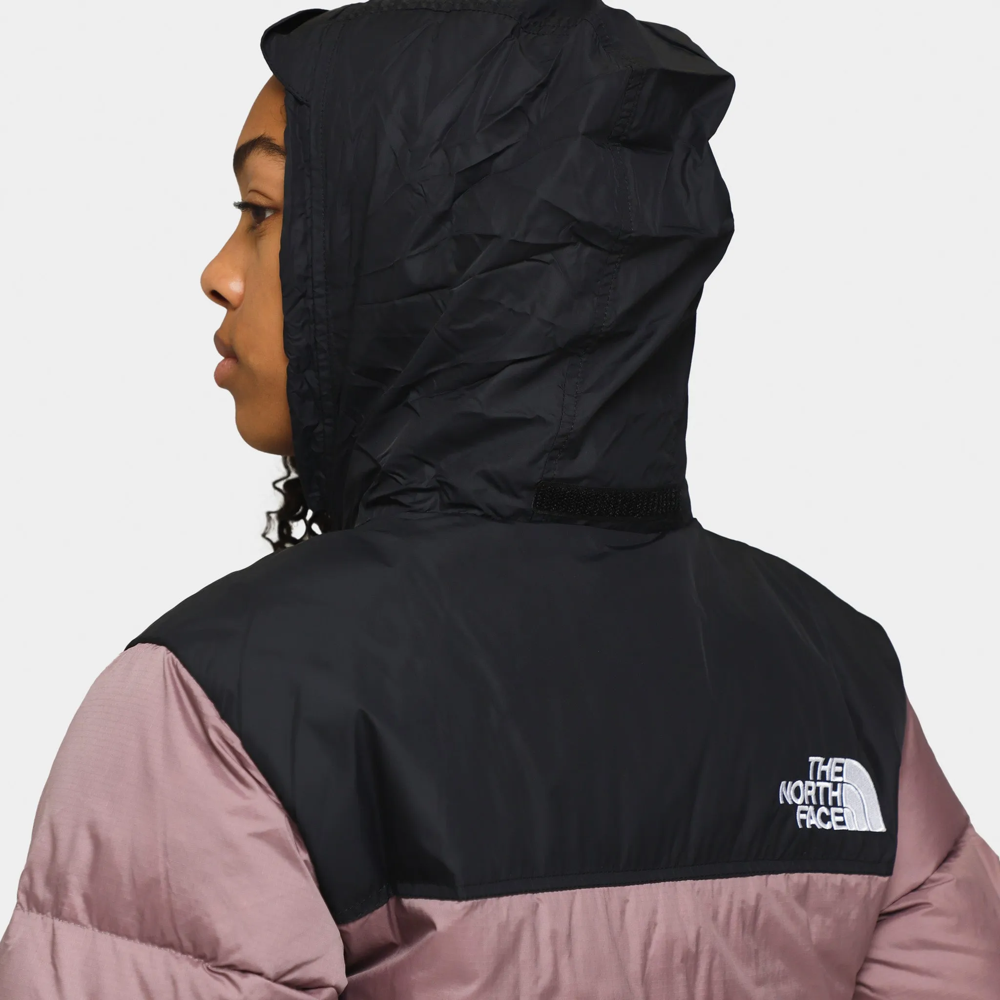 The North Face Women's 1996 Retro Nuptse Jacket Fawn Grey / TNF Black sold by JD Sports product image thumbnail 4