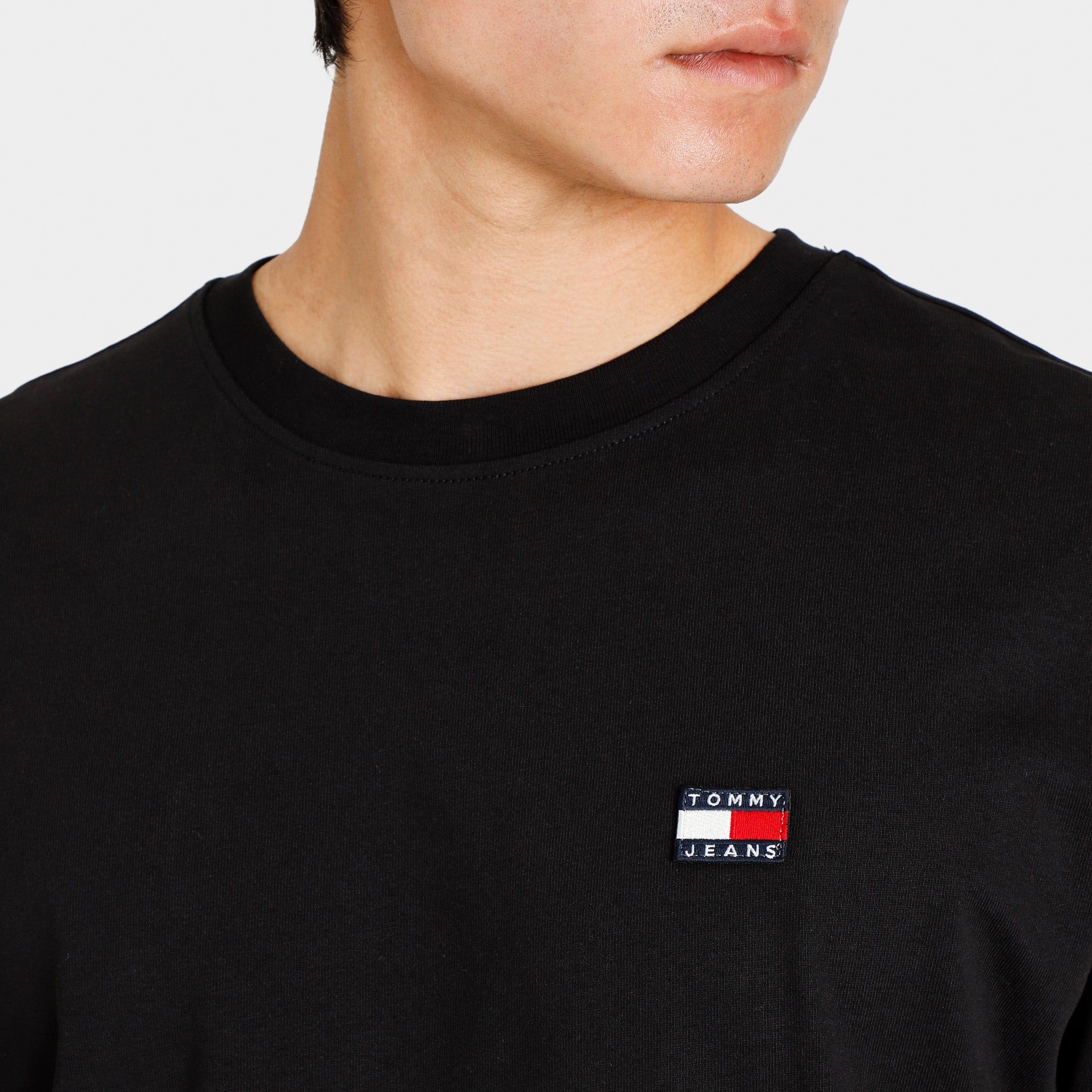 Tommy Jeans Badge T-shirt / Black sold by JD Sports product image thumbnail 4