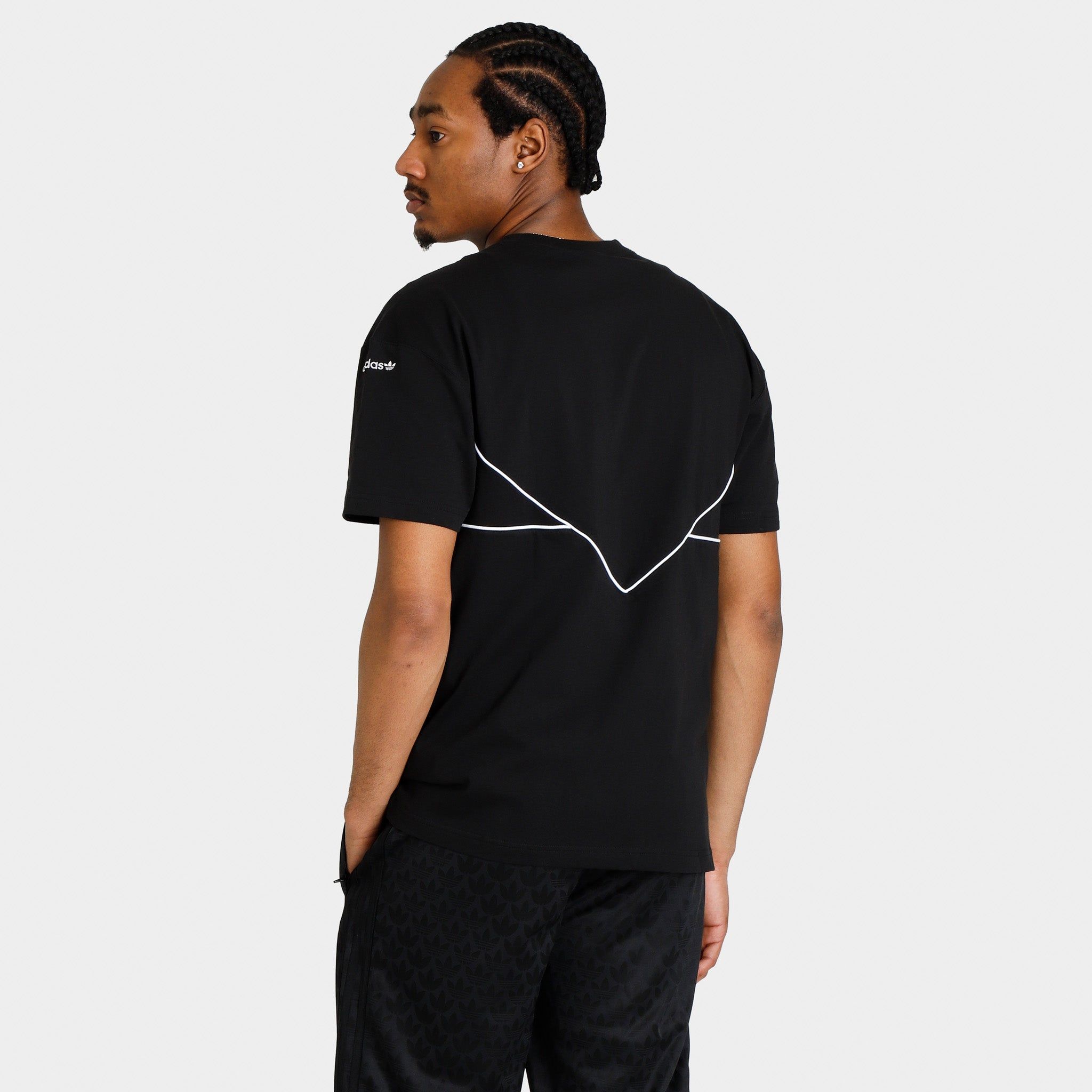 adidas Originals Adicolor Seasonal Archive T-shirt / Black sold by JD Sports product image thumbnail 2