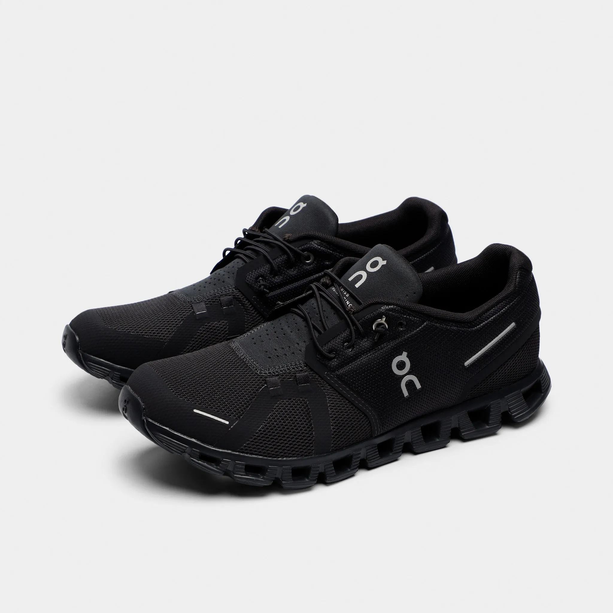 On Cloud 5 / Black sold by JD Sports product image thumbnail 2