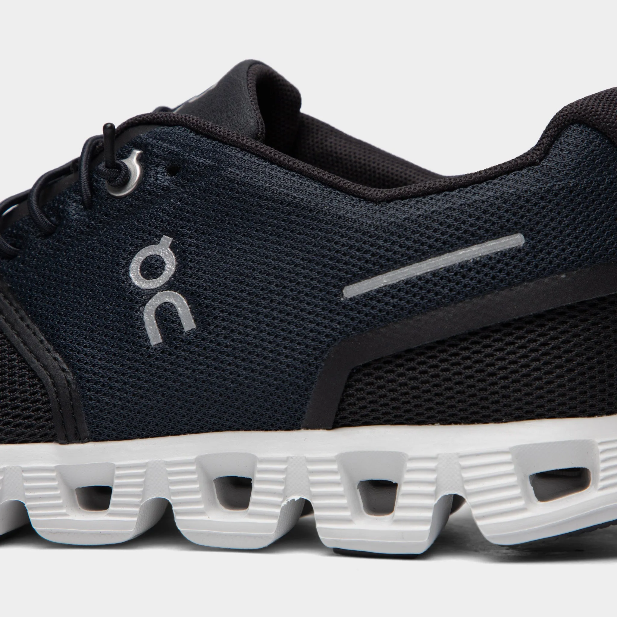 On Women's Cloud 5 Black / White sold by JD Sports product image thumbnail 3