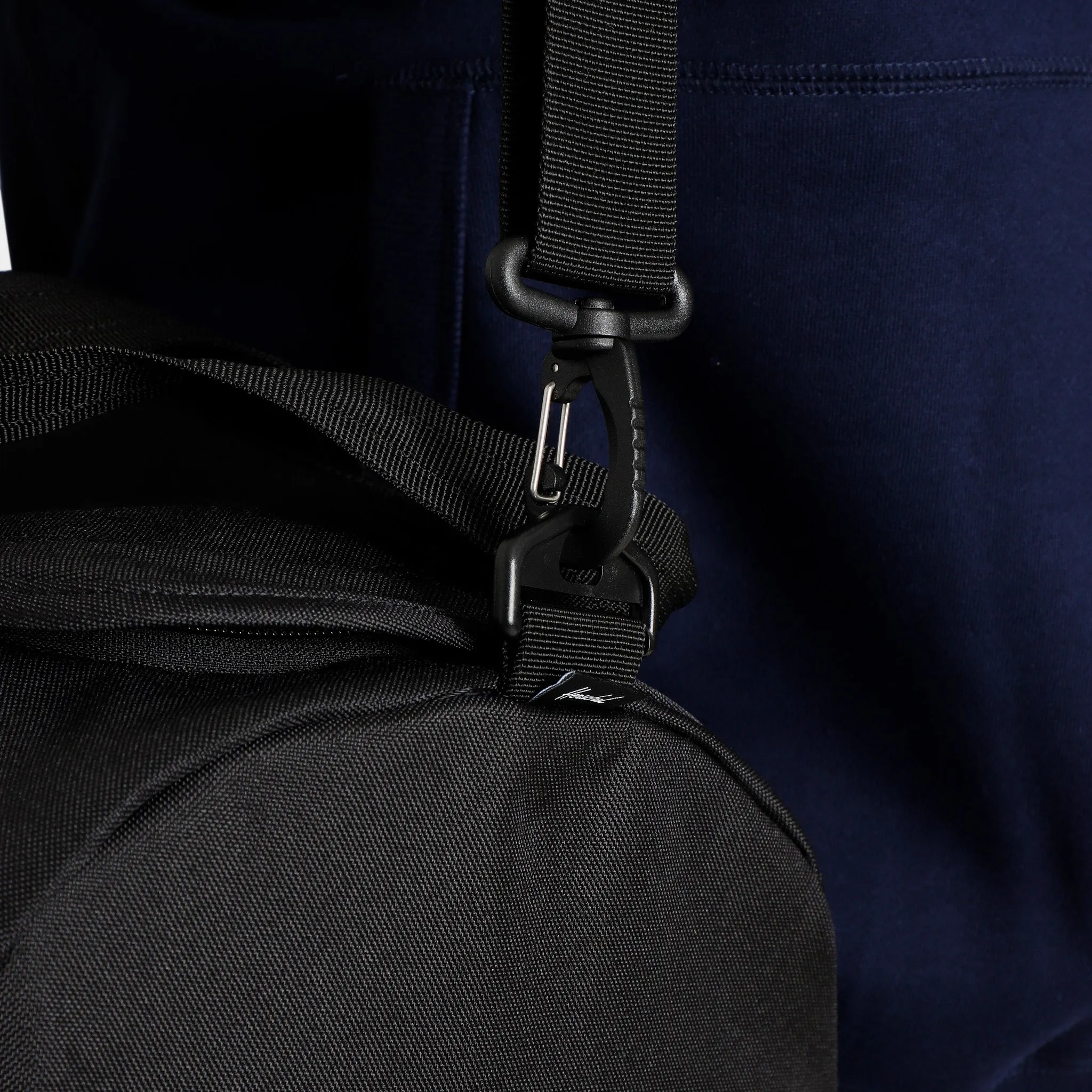 Herschel Supply Co. Heritage Duffle Bag / Black sold by JD Sports product image thumbnail 4