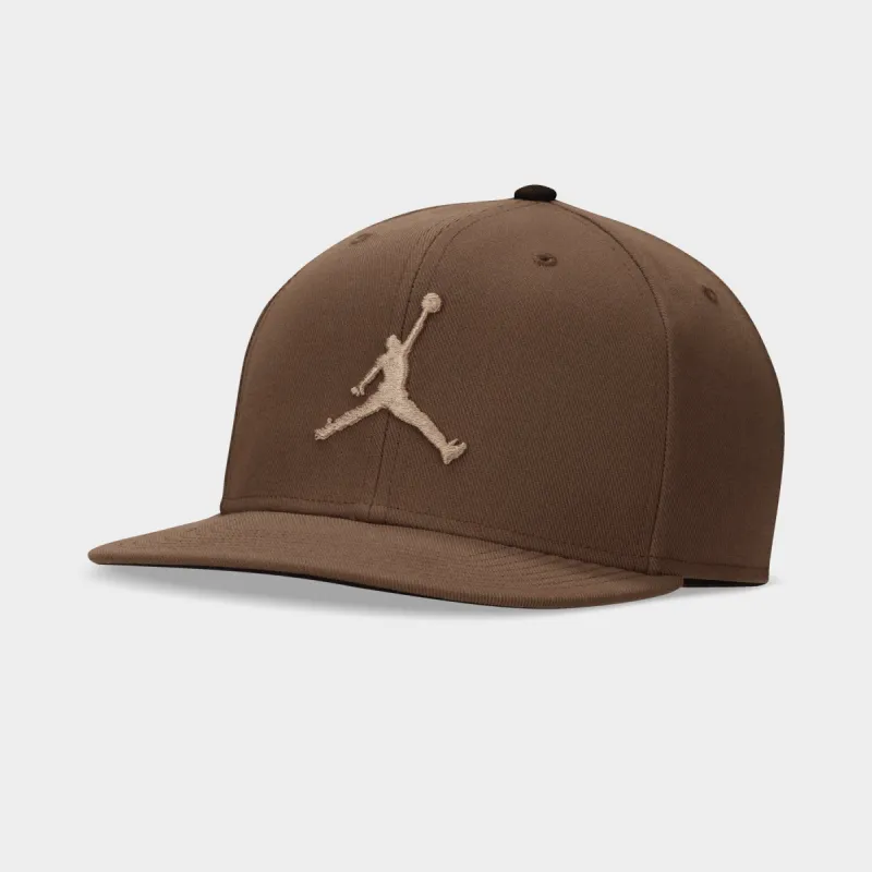 Jordan Pro Jumpman Snapback Palomino / Black - British Khaki sold by JD Sports
