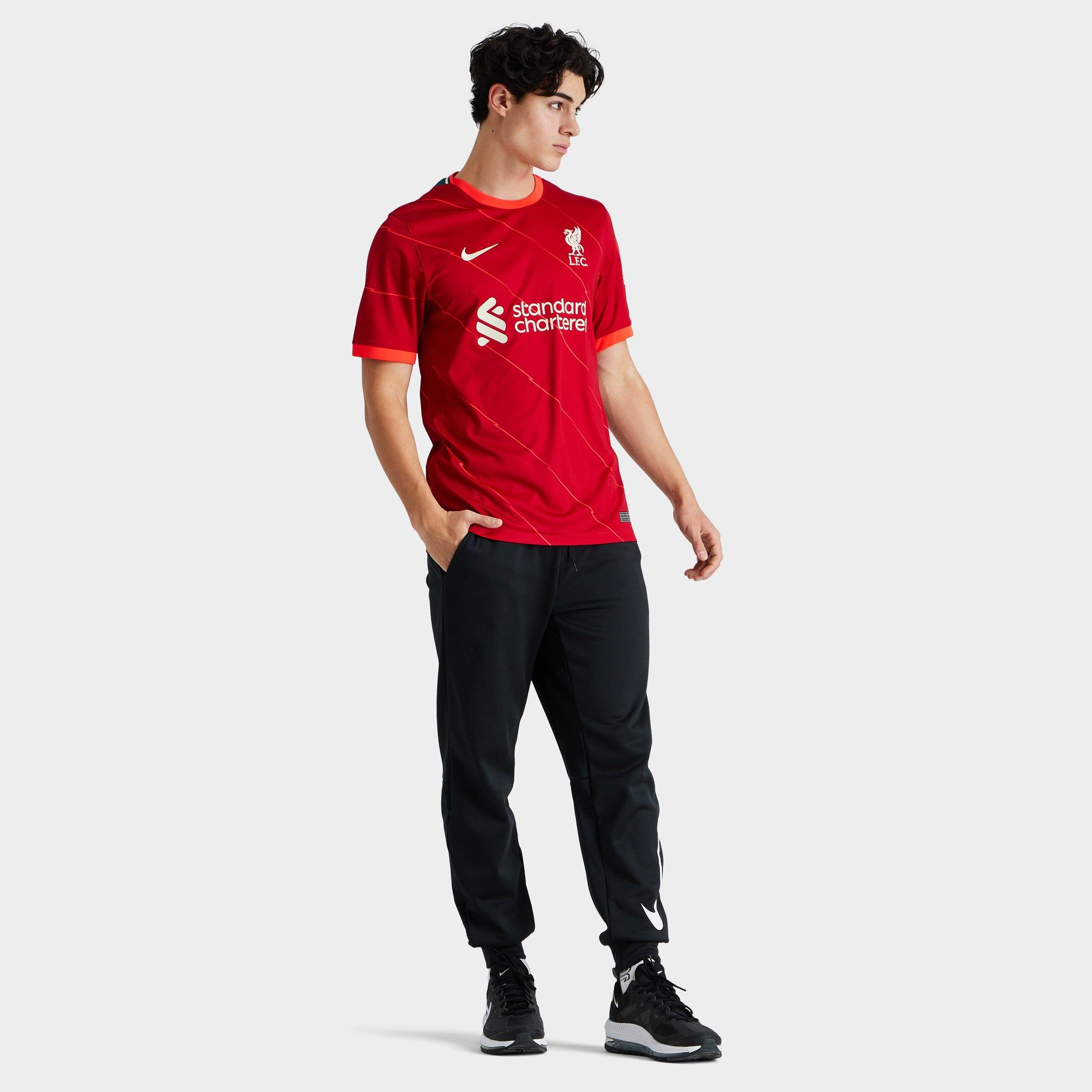 Nike Liverpool FC 2021/22 Stadium Home Jersey Gym Red / Bright Crimson - Fossil sold by JD Sports product image thumbnail 5