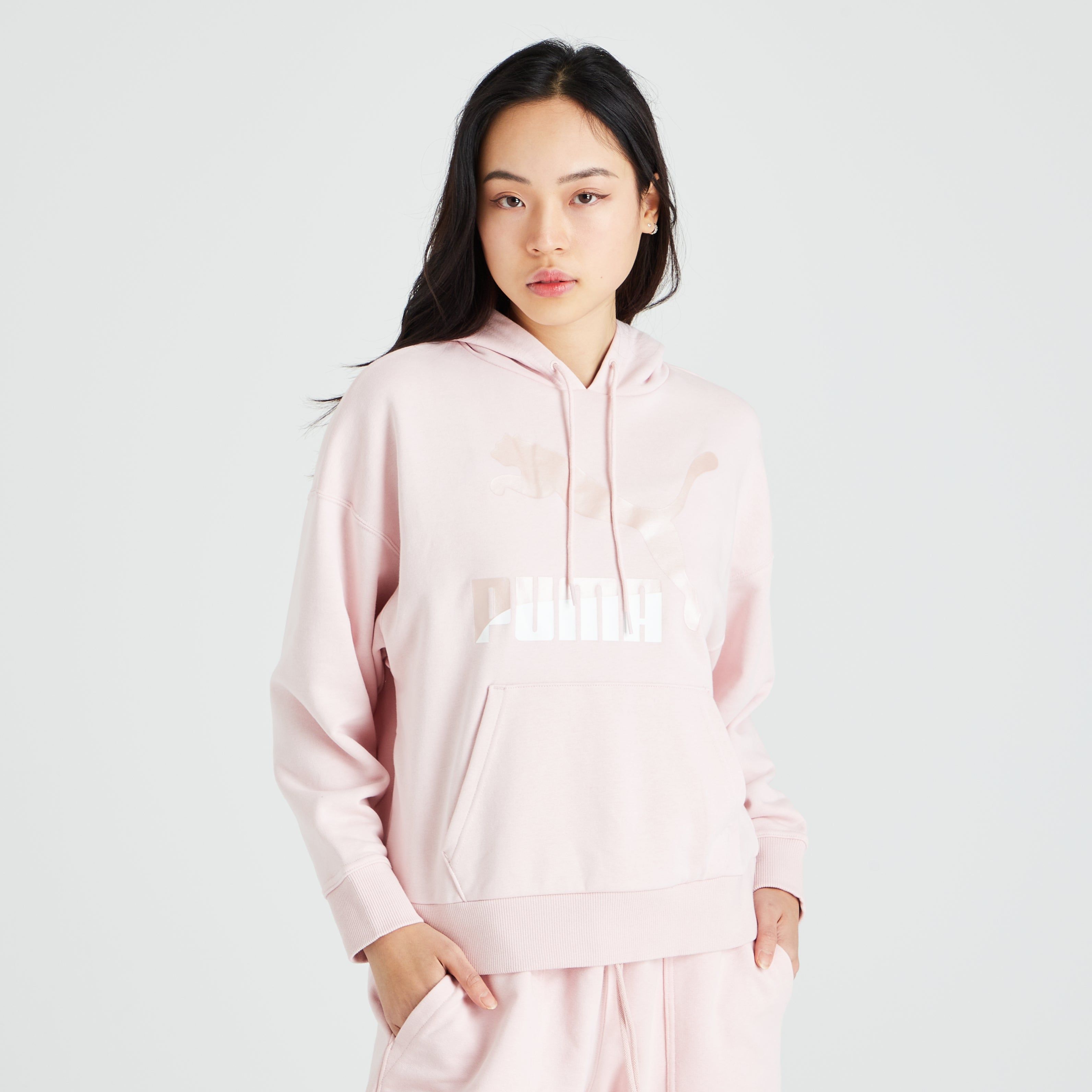Puma Women's Classics Logo Pullover Hoodie / Lotus Pearl sold by JD Sports
