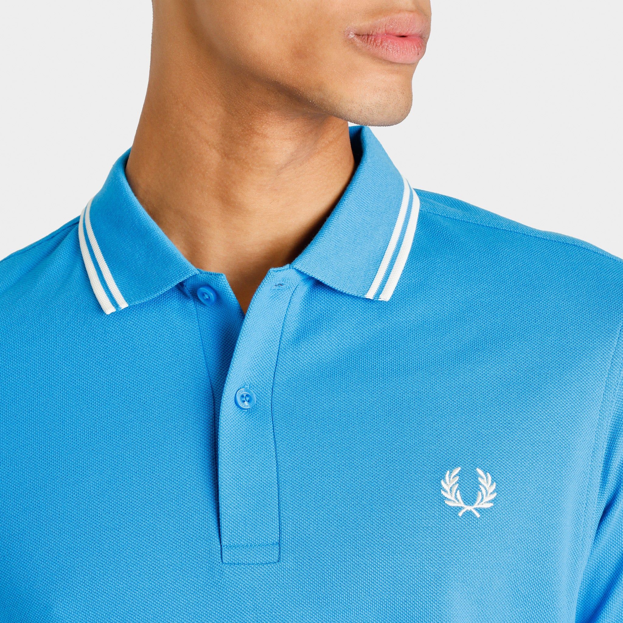 Fred Perry Twin Tipped Polo T-shirt / Kingfisher sold by JD Sports product image thumbnail 4