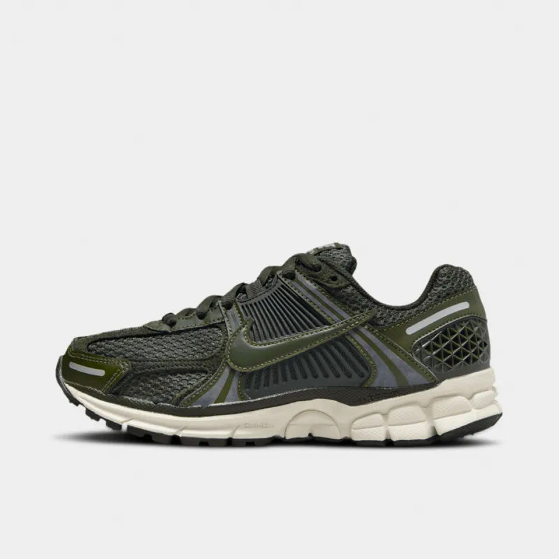 Nike Women's Zoom Vomero Cargo Khaki / Sequoia Sail sold by JD Sports
