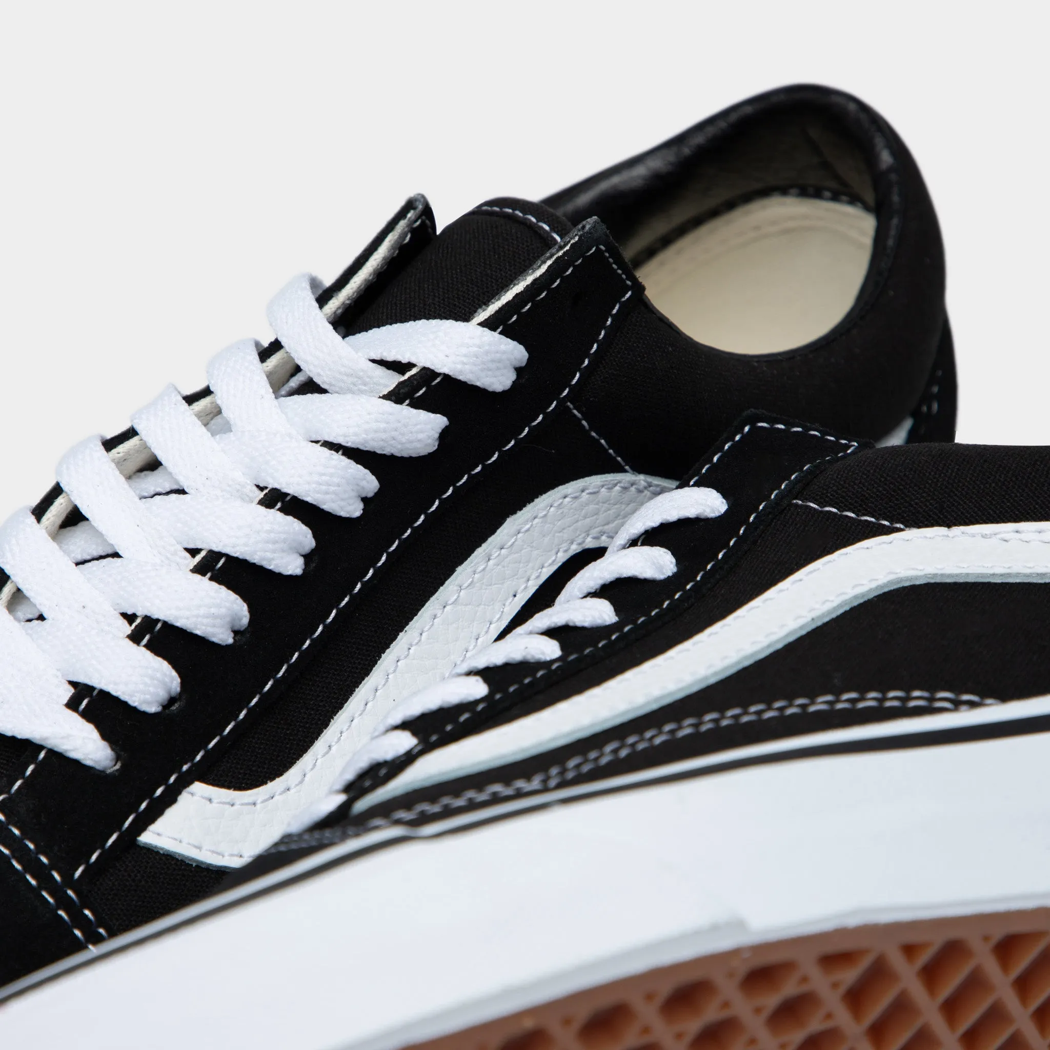 Vans Old Skool Black / White sold by JD Sports product image thumbnail 3