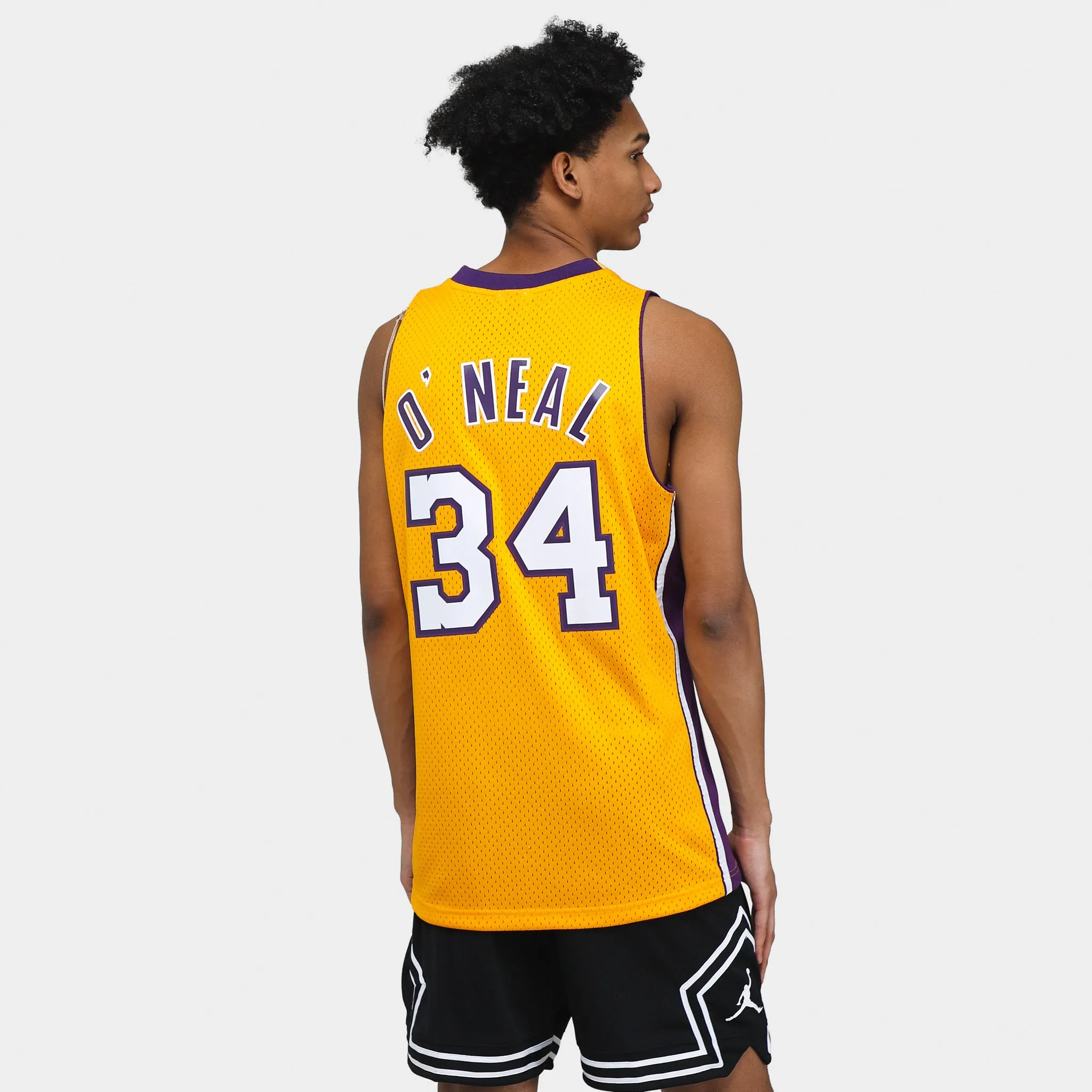 Mitchell & Ness NBA Los Angeles Lakers Shaq O'Neal Swingman Jersey / Gold sold by JD Sports product image thumbnail 2